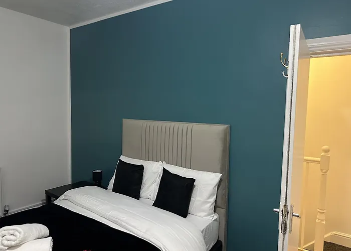 Kyoto House Central Derby I Very Spacious, Warm & Cosy I Netflixs 4 Bedrooms